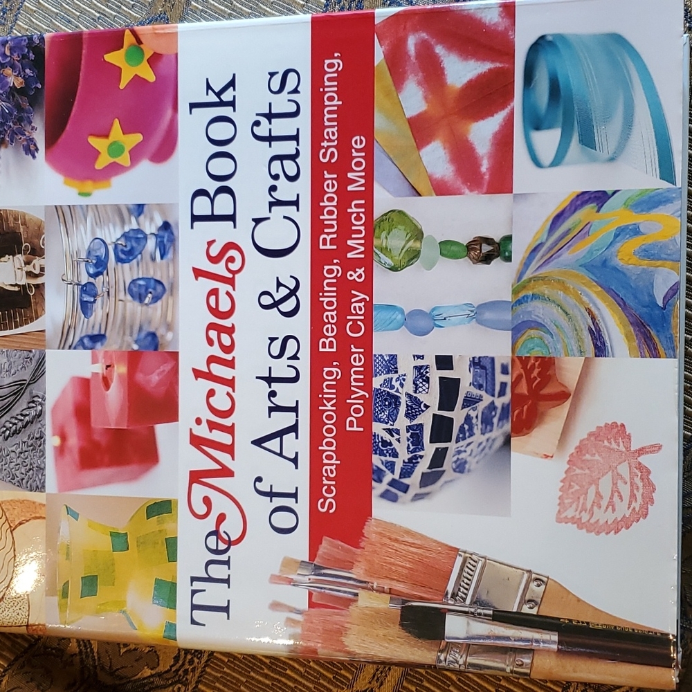 MICHAELS BOOK OF ARTS & CRAFTS